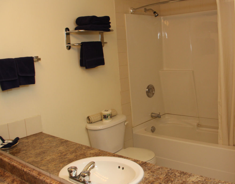 Argyll Plaza Hotel Эдмонтон Экстерьер фото