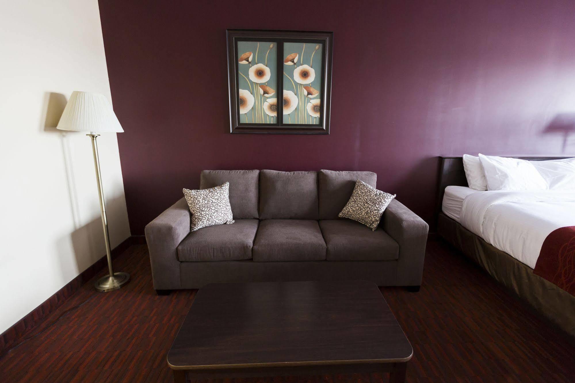 Argyll Plaza Hotel Эдмонтон Экстерьер фото