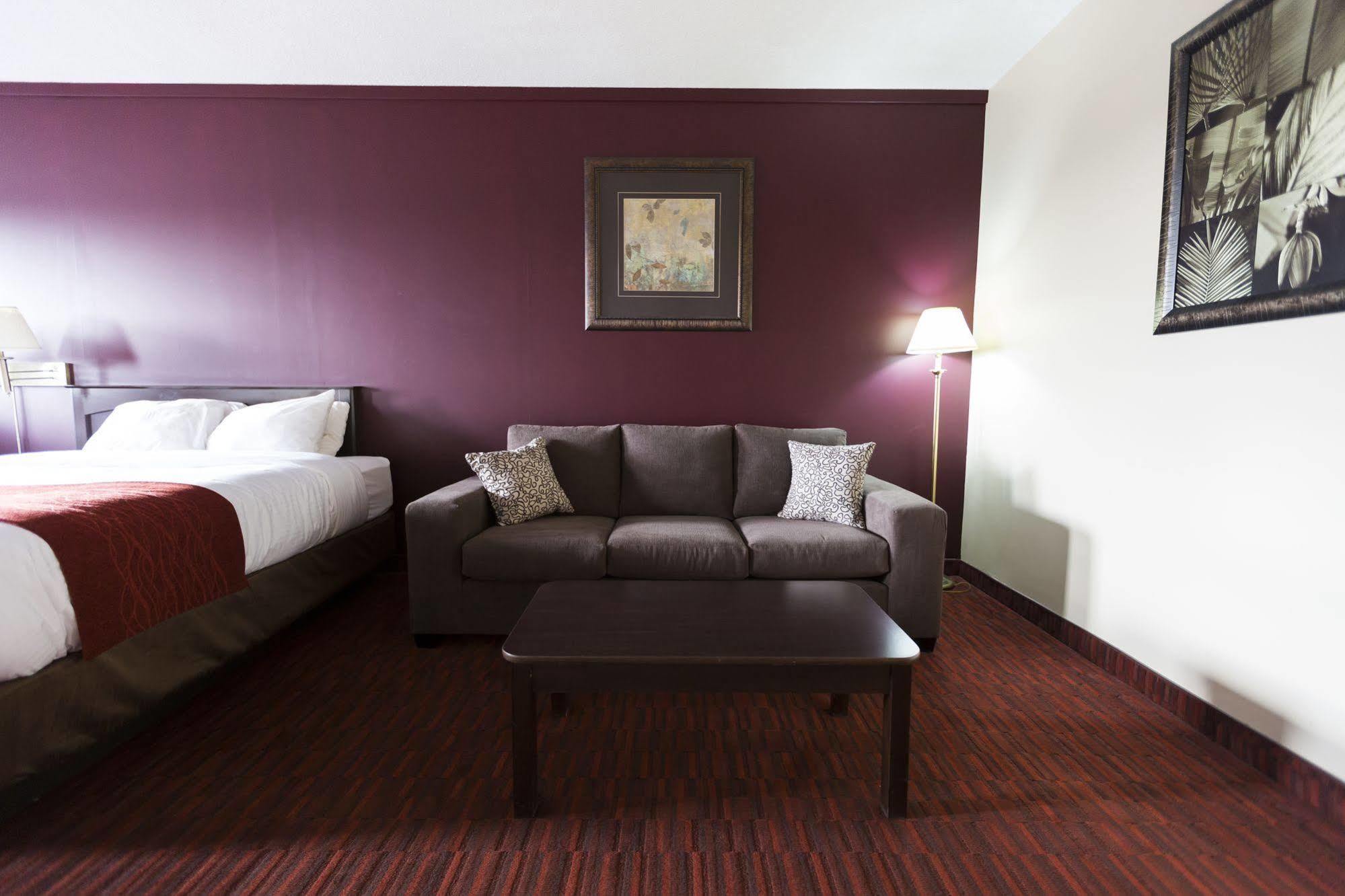 Argyll Plaza Hotel Эдмонтон Экстерьер фото